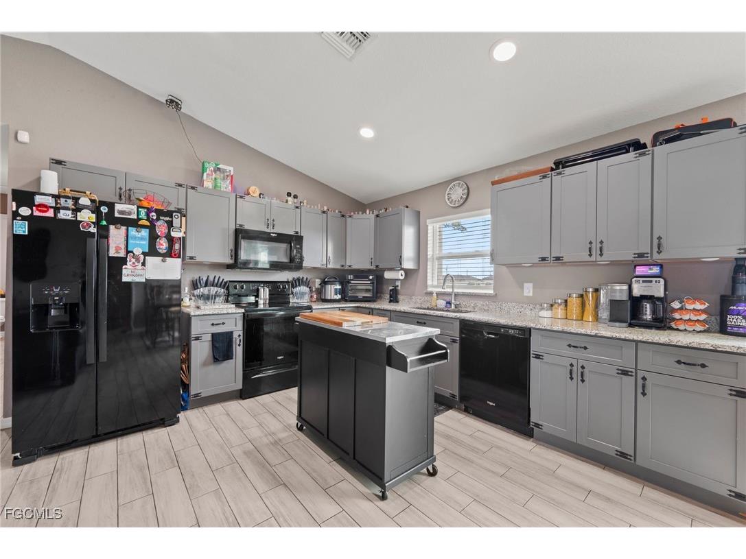 5011 Dania Circle Labelle FL 33935 2026004392 image9