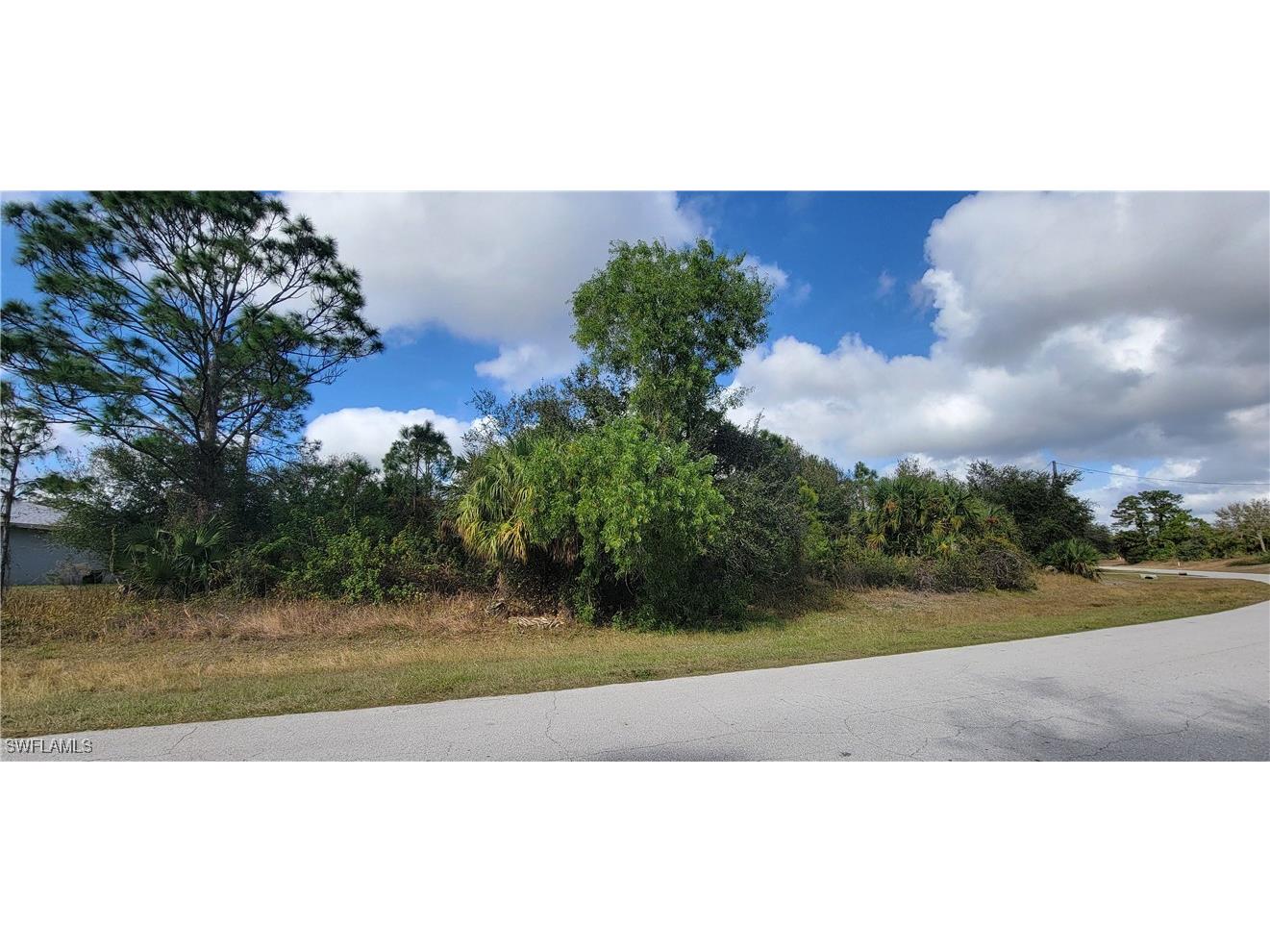 5012 E Hummingbird Drive Labelle FL 33935 224102499 image1