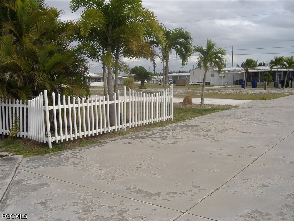 5012 Flamingo Drive Saint James City FL 33956 2026014876 image2