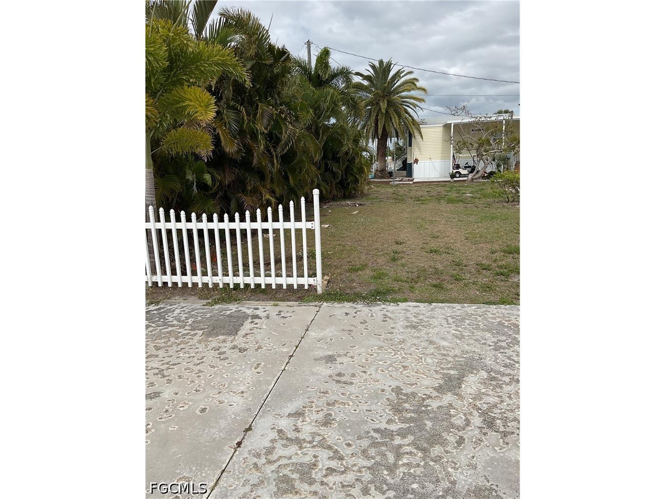 5012 Flamingo Drive Saint James City FL 33956 2026014876 image3