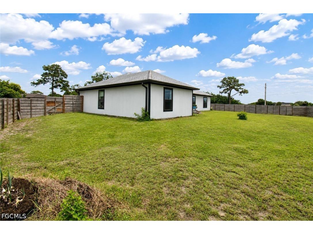 5013 Dania Circle Labelle FL 33935 2026024889 image46