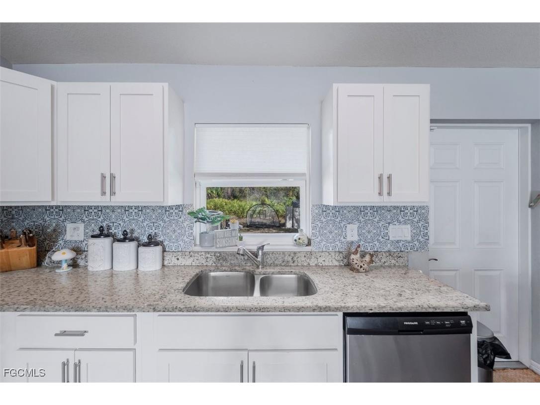 5013 SE Tradewinds Circle Labelle FL 33935 2026005846 image10