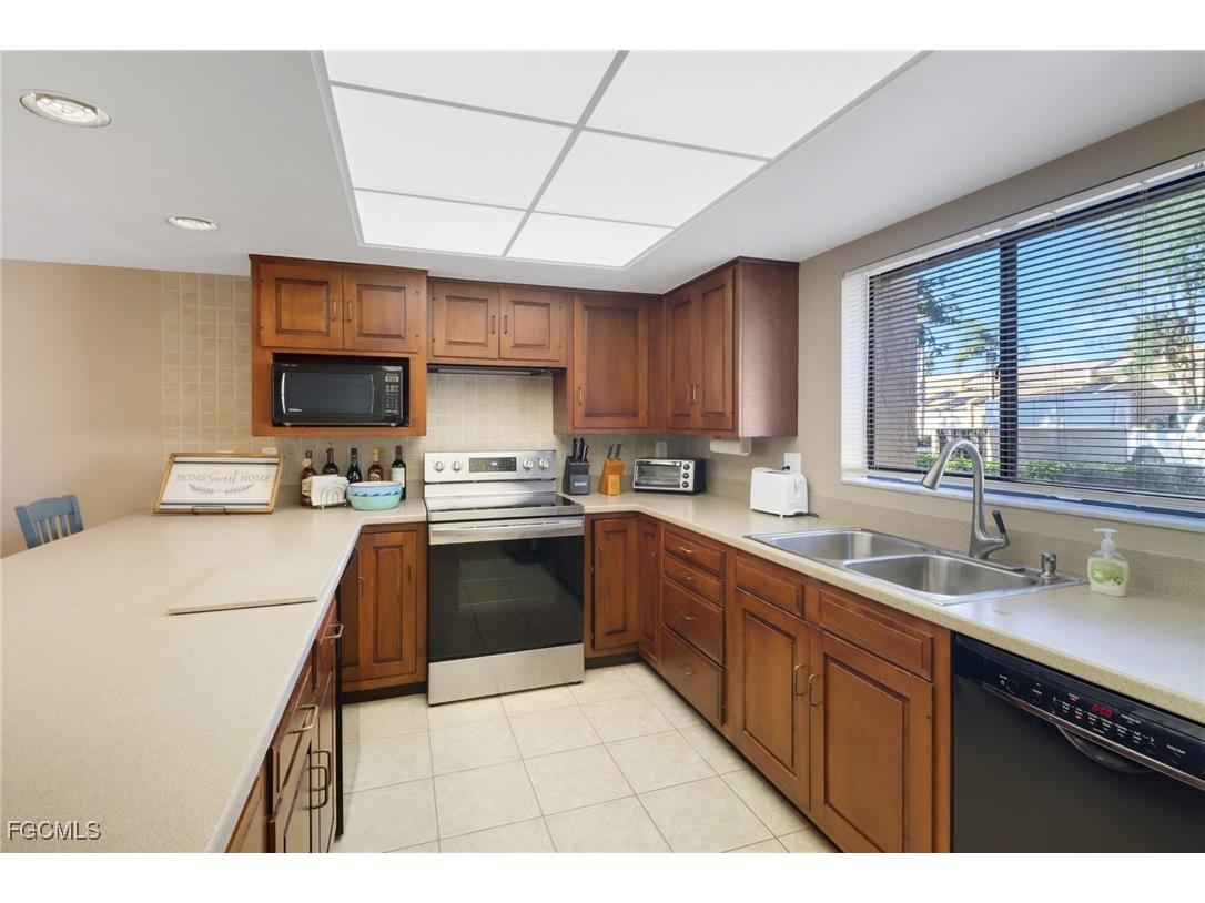 5015 Harbortown Lane #104 Fort Myers FL 33919 2025004208 image13