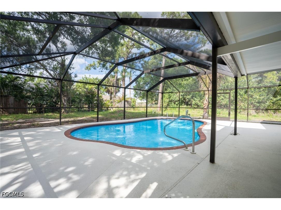 5016 4th Street W Lehigh Acres FL 33971 2026022642 image2