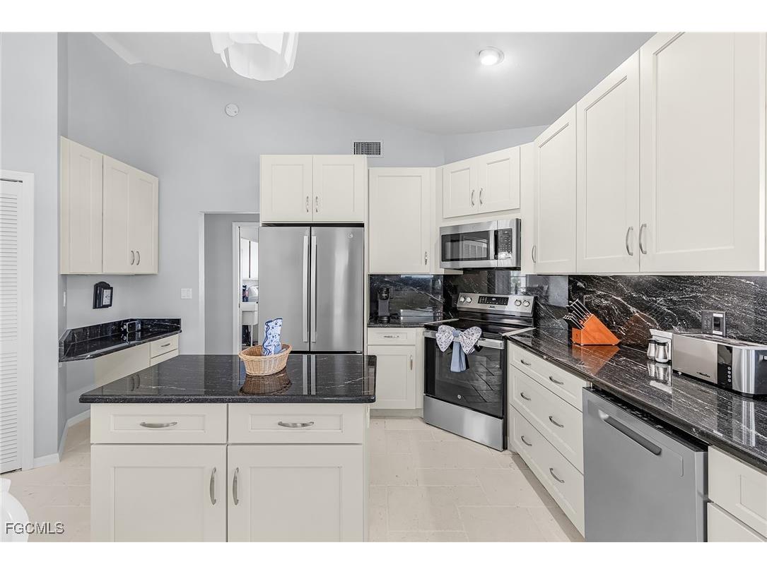 5019 Skyline Boulevard Cape Coral FL 33914 2026005005 image7