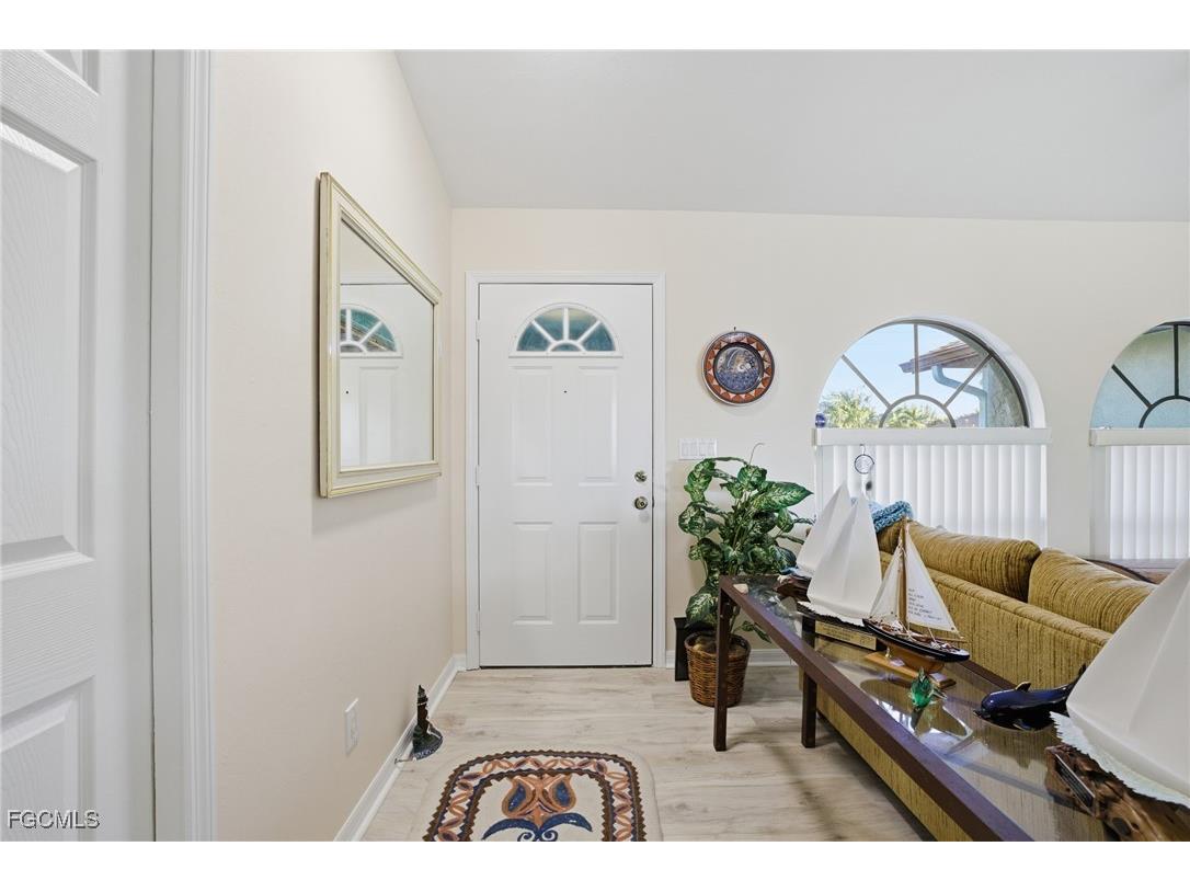 502 SW 7th Terrace Cape Coral FL 33991 2025016463 image2