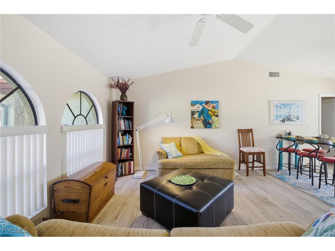 502 SW 7th Terrace Cape Coral FL 33991 2025016463 image4