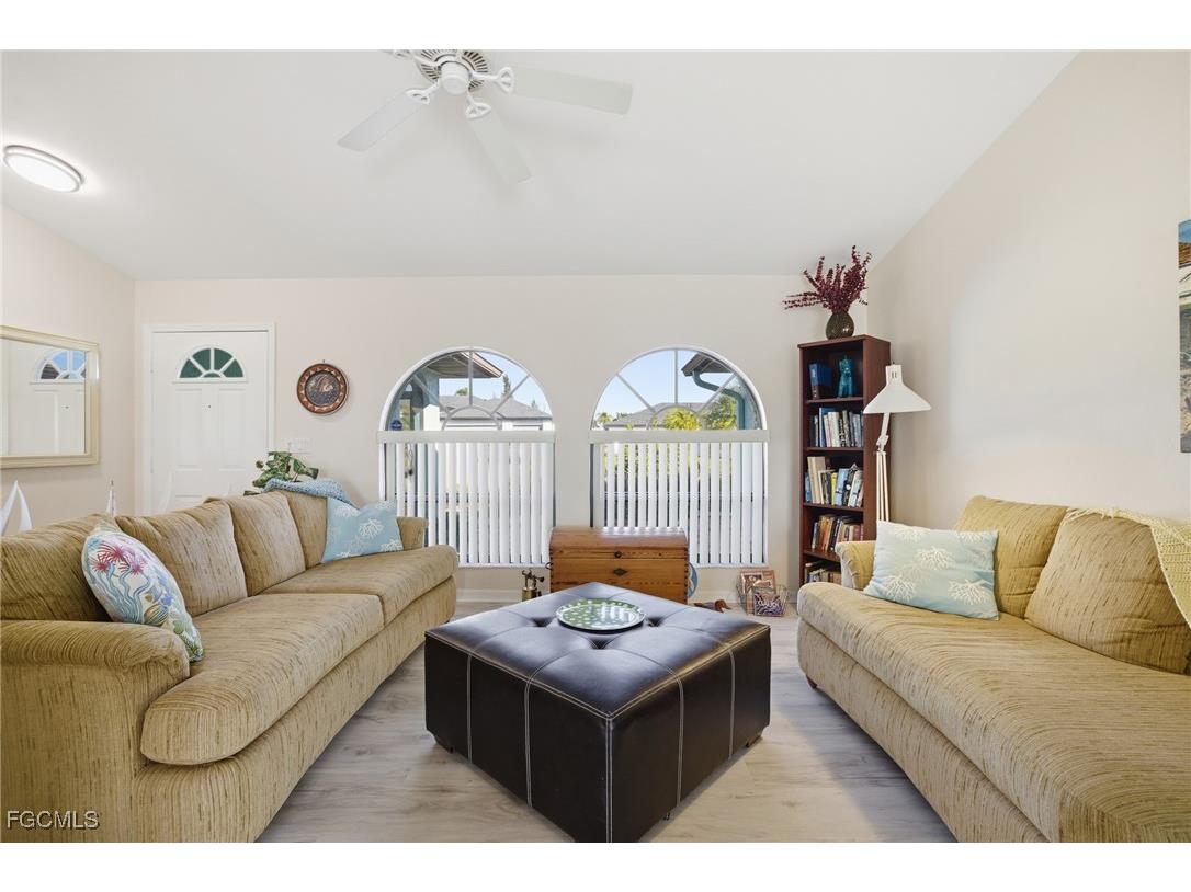 502 SW 7th Terrace Cape Coral FL 33991 2025016463 image5