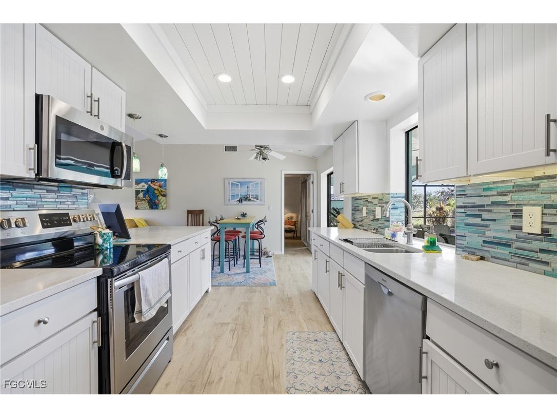 502 SW 7th Terrace Cape Coral FL 33991 2025016463 image7