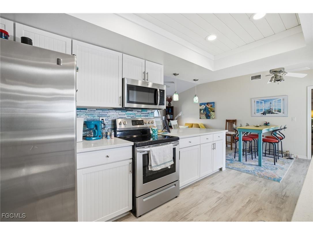 502 SW 7th Terrace Cape Coral FL 33991 2025016463 image8