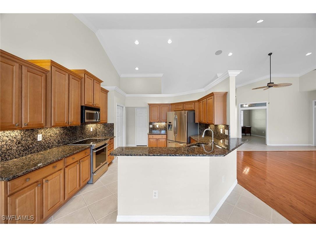 5024 Old Pond Drive Naples FL 34104 225075992 image13