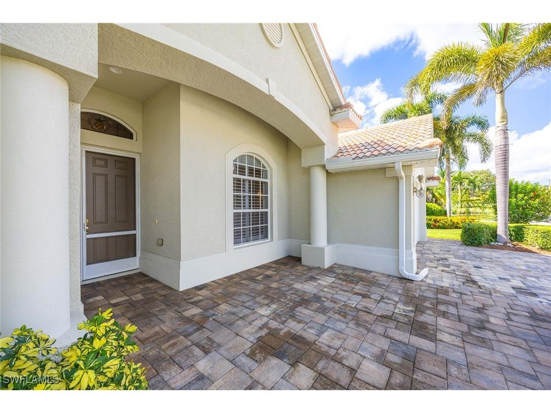 5024 Old Pond Drive Naples FL 34104 225075992 image6