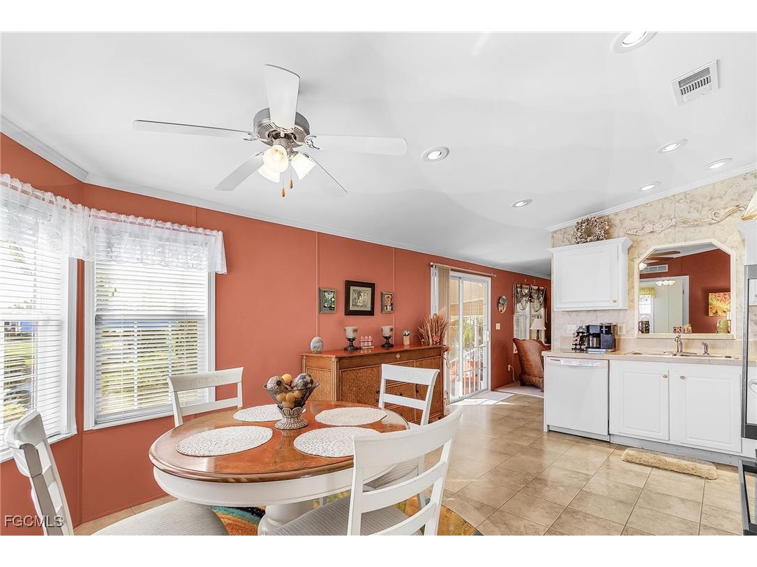 5025 Curlew Drive Saint James City FL 33956 2025009085 image9