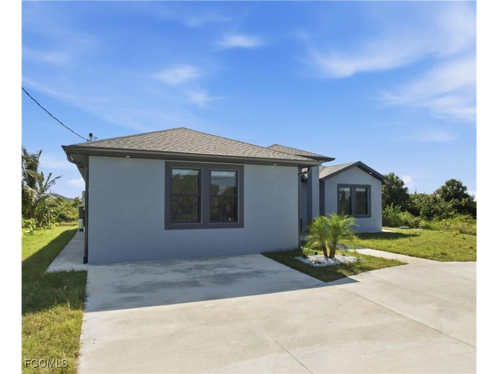 5027 Belrose Street Lehigh Acres FL 33971 2025020975 image1