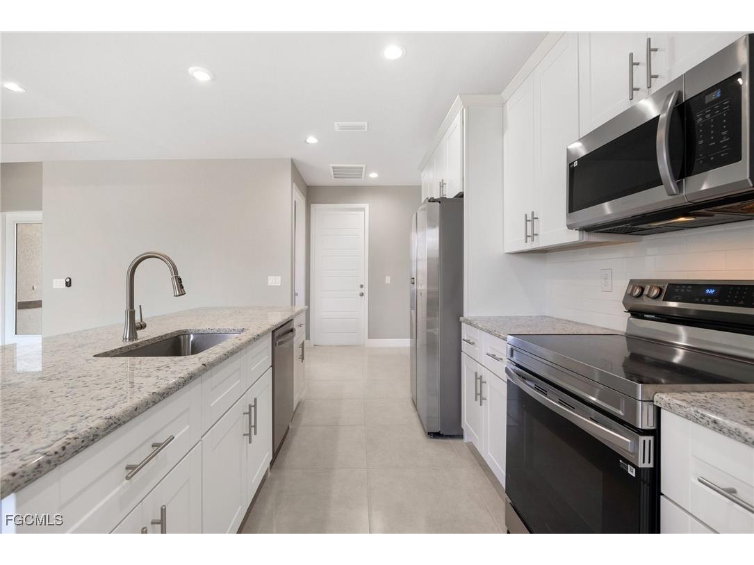 5028 N Peachtree Circle Labelle FL 33935 2025013501 image14