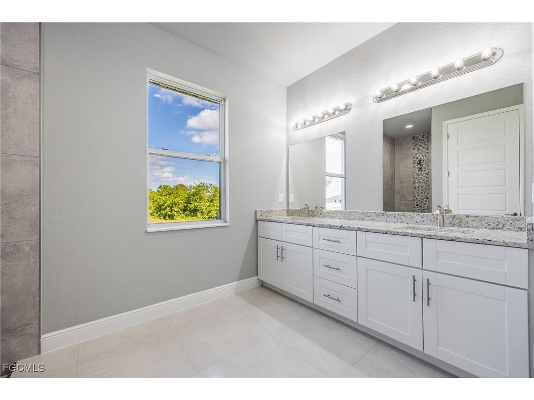 5028 N Peachtree Circle Labelle FL 33935 2025013501 image24