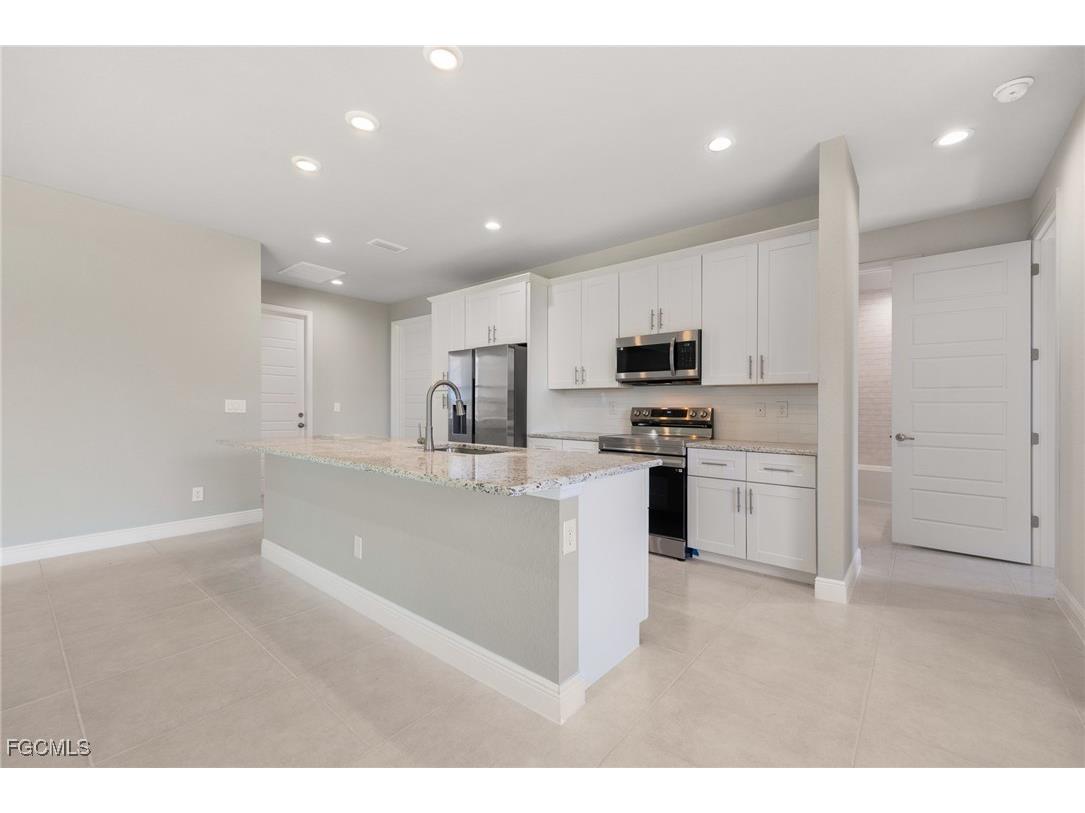 5028 N Peachtree Circle Labelle FL 33935 2025013501 image9