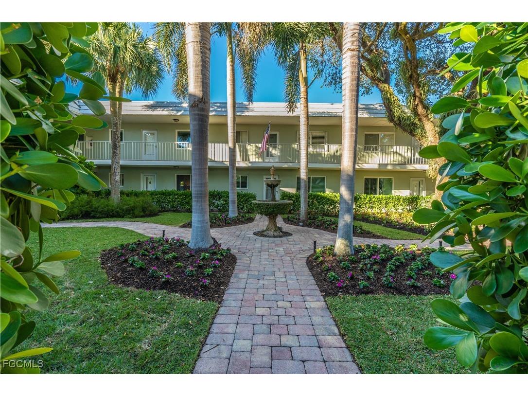 503 Broad Avenue S #503 Naples FL 34102 2025013988 image1