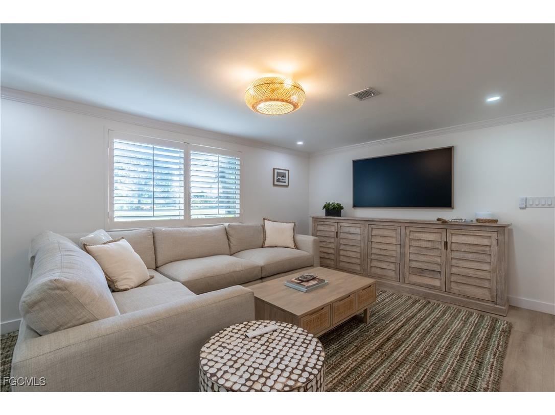 503 Broad Avenue S #503 Naples FL 34102 2025013988 image3