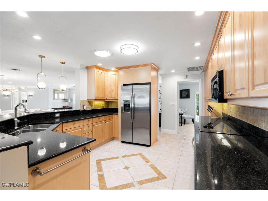 503 Neapolitan Way Naples FL 34103 225077710 image4