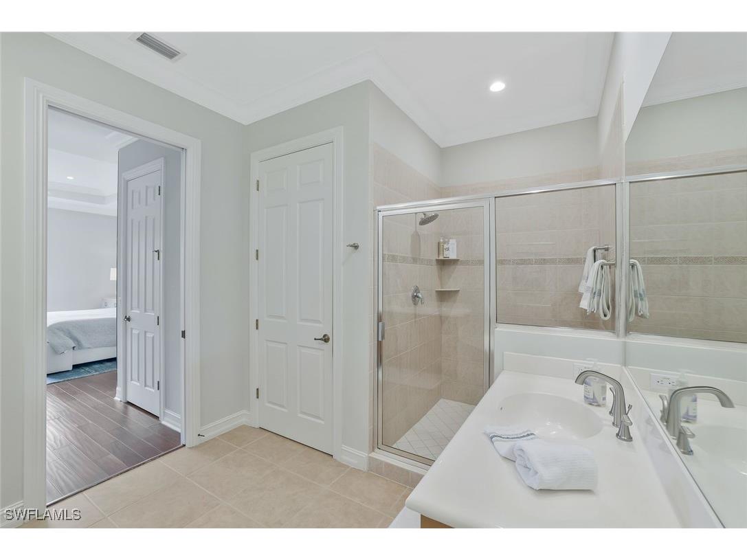 5030 Blauvelt Way #201 Naples FL 34105 225056195 image13