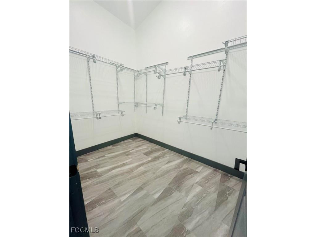 5030 Harborage Drive Fort Myers FL 33908 2025015952 image10