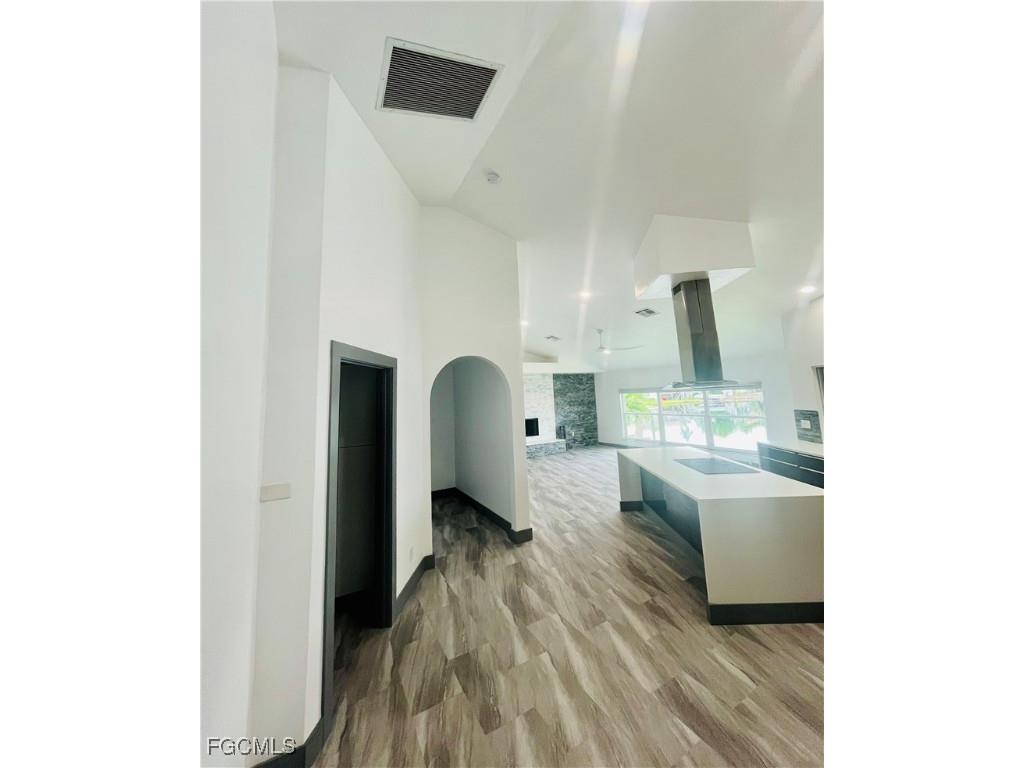 5030 Harborage Drive Fort Myers FL 33908 2025015952 image12