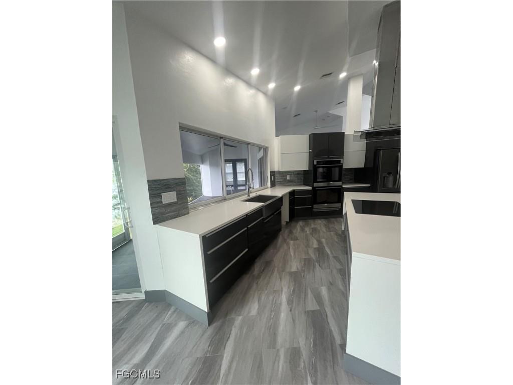 5030 Harborage Drive Fort Myers FL 33908 2025015952 image17