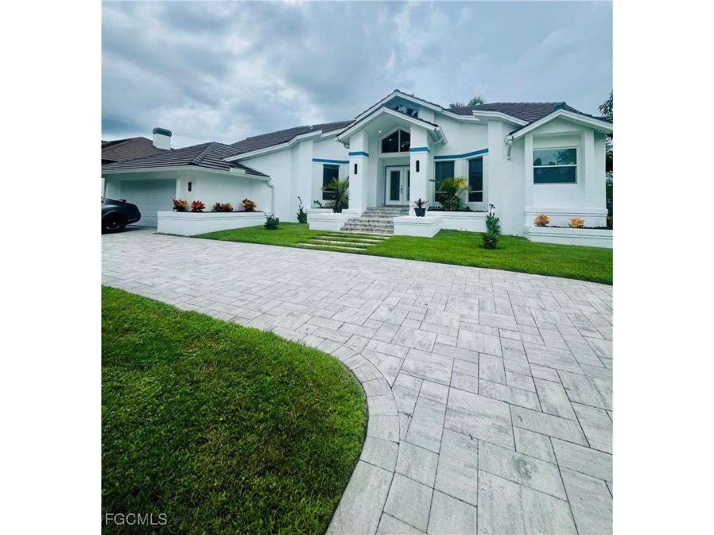 5030 Harborage Drive Fort Myers FL 33908 2025015952 image2