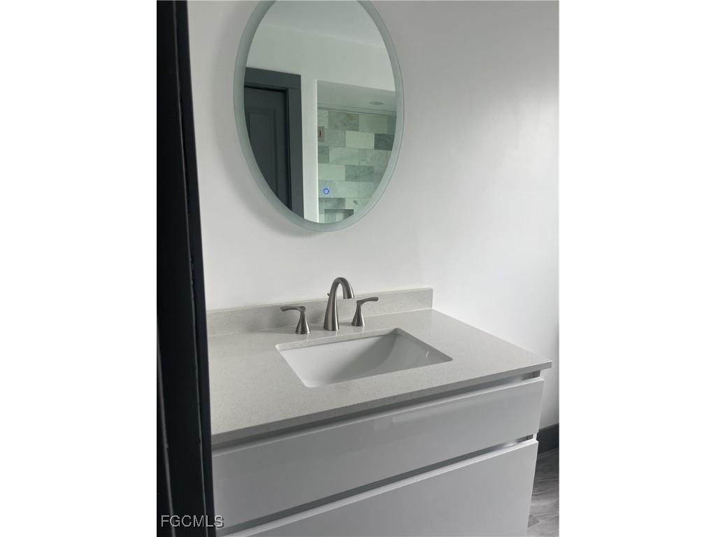 5030 Harborage Drive Fort Myers FL 33908 2025015952 image25