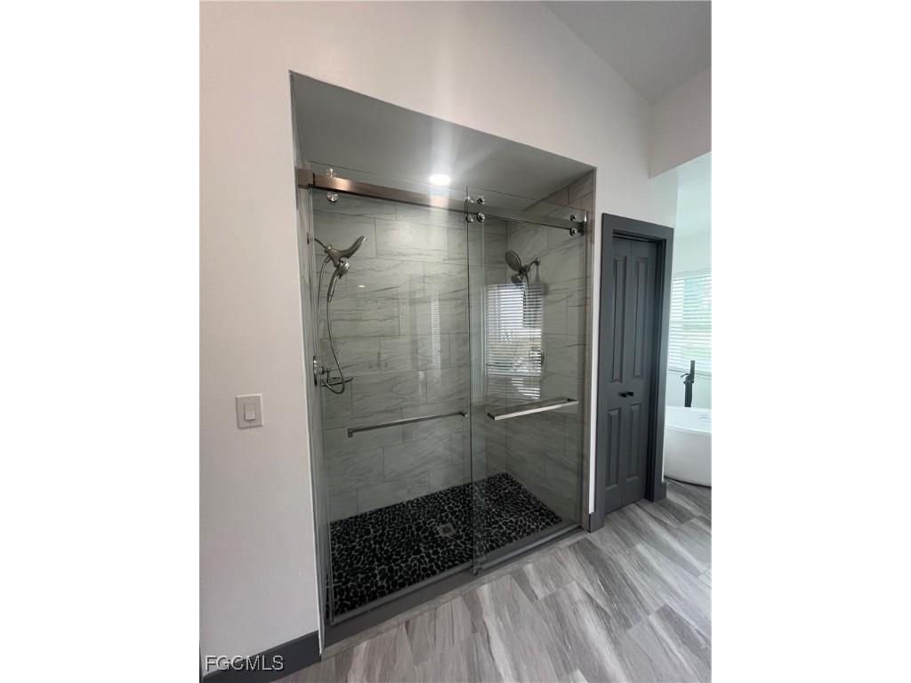 5030 Harborage Drive Fort Myers FL 33908 2025015952 image8