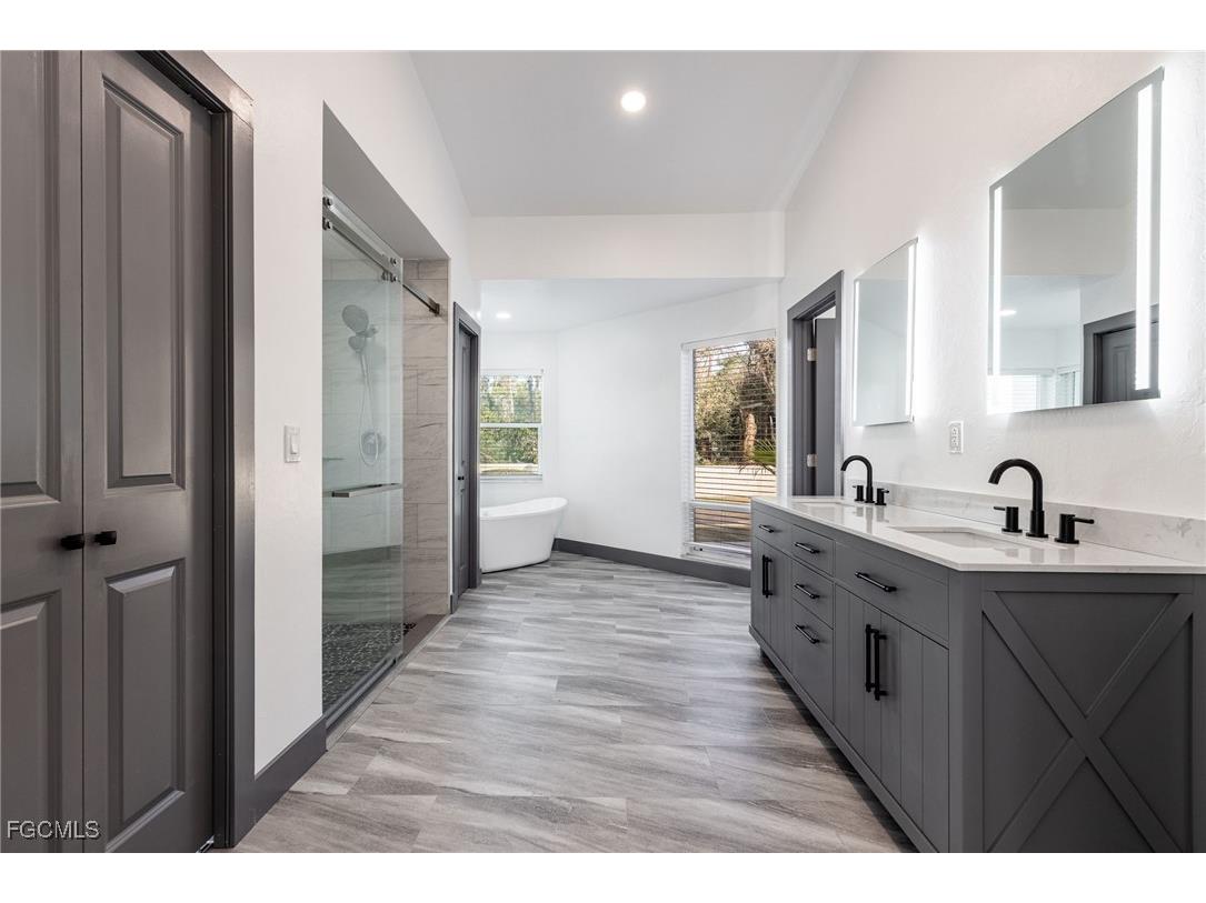 5030 Harborage Drive Fort Myers FL 33908 2026003776 image18