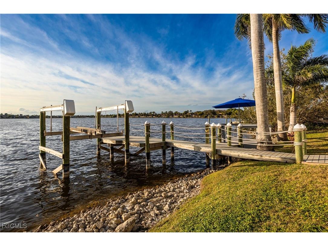 5030 Harborage Drive Fort Myers FL 33908 2026003776 image34