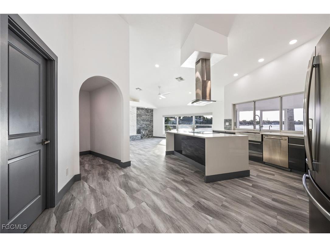 5030 Harborage Drive Fort Myers FL 33908 2026003776 image6