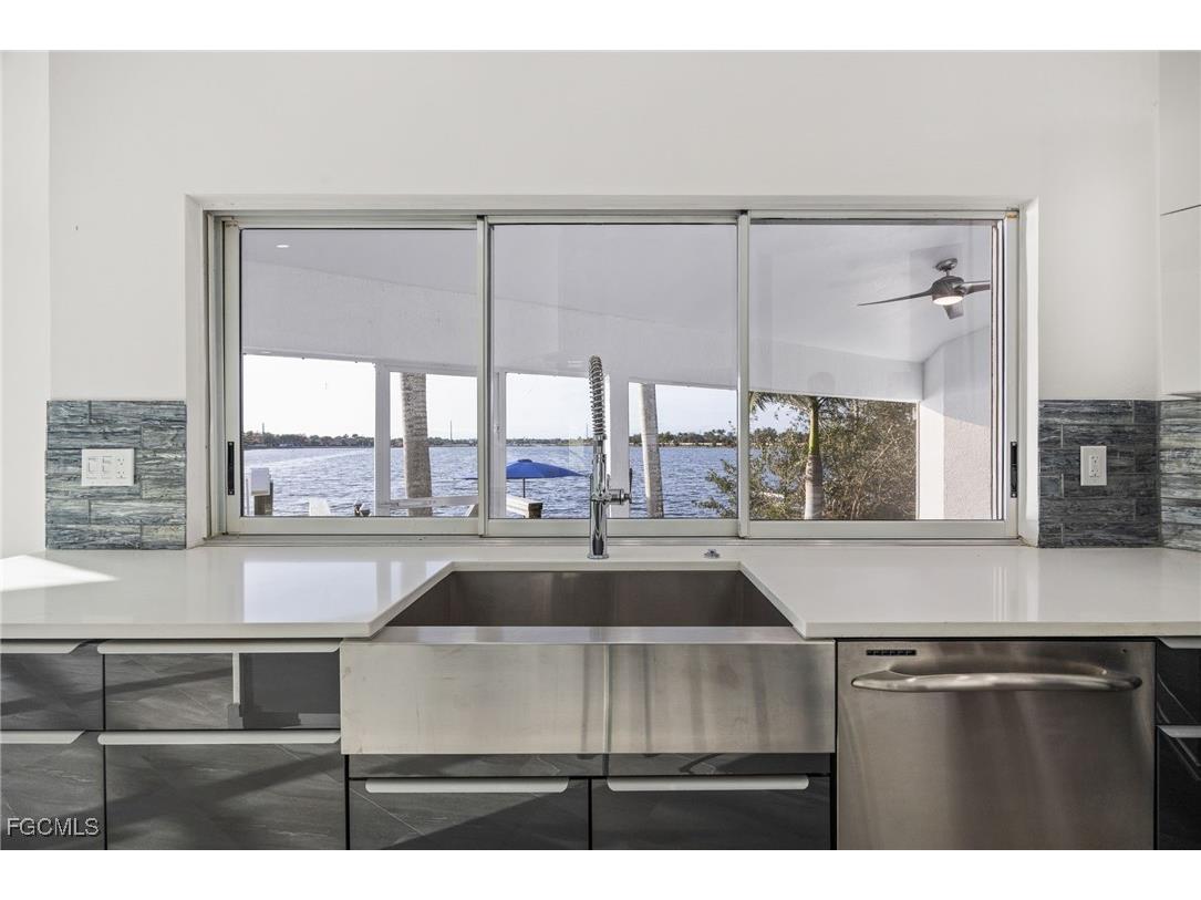 5030 Harborage Drive Fort Myers FL 33908 2026003776 image8