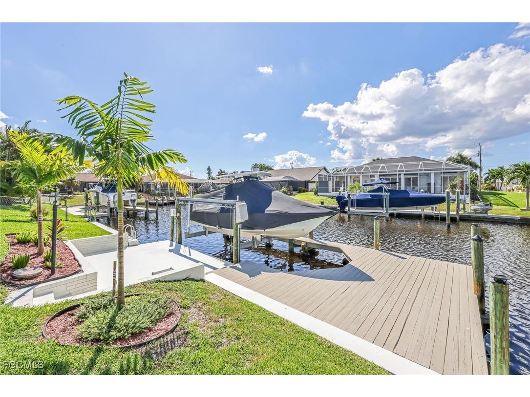 5032 Skyline Boulevard Cape Coral FL 33914 2025016880 image35