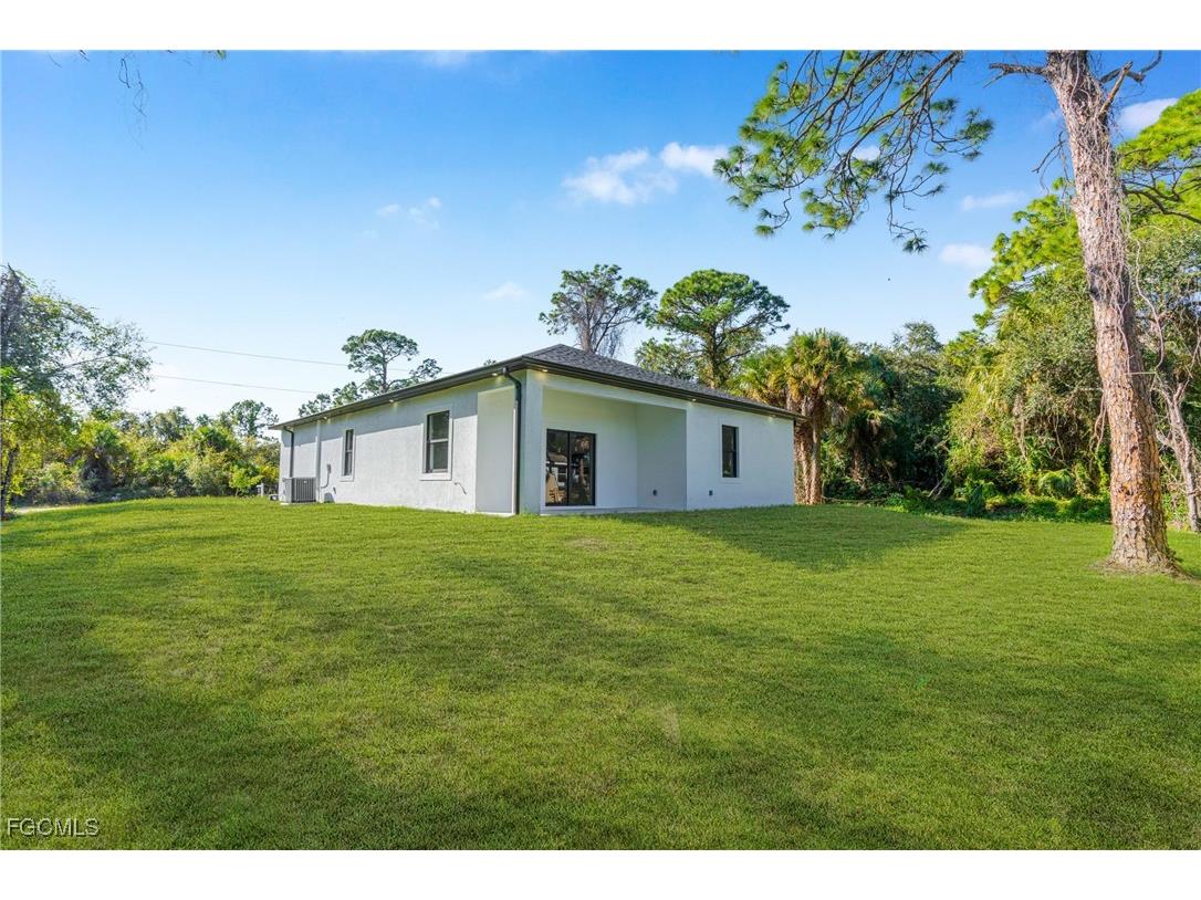 5037 Pinetree Circle Labelle FL 33935 2025023505 image38