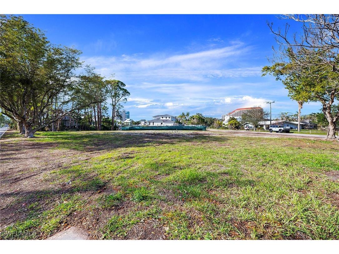 5037 Starfish Avenue Naples FL 34103 225076077 image2