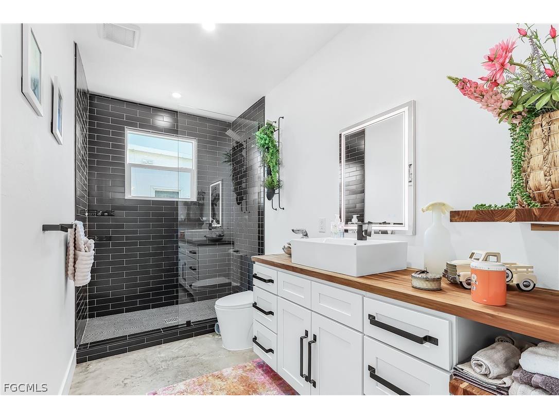 504 NE 9th Street Cape Coral FL 33909 2026005972 image18