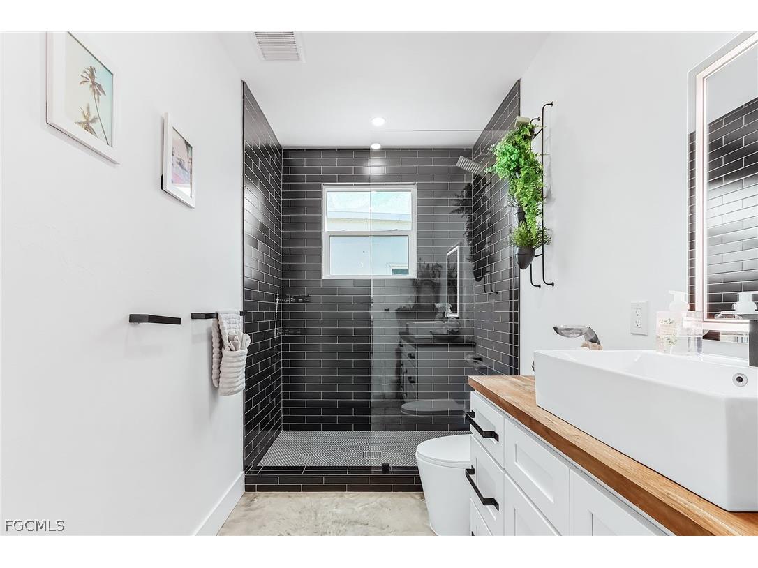 504 NE 9th Street Cape Coral FL 33909 2026005972 image19