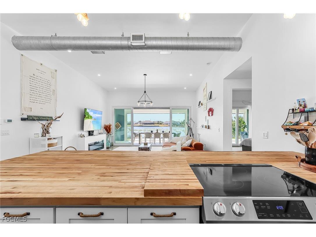 504 NE 9th Street Cape Coral FL 33909 2026005972 image9