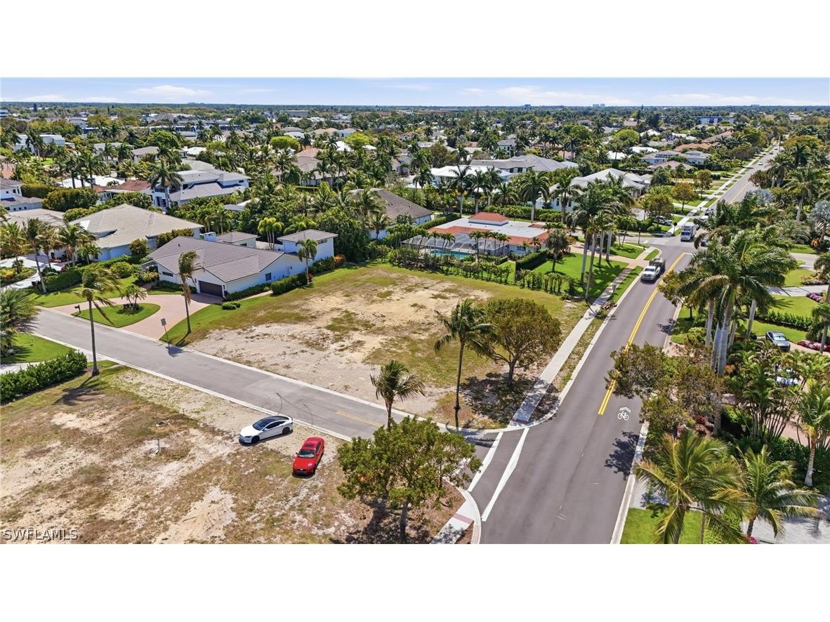 504 Parkwood Lane Naples FL 34103 226012048 image2