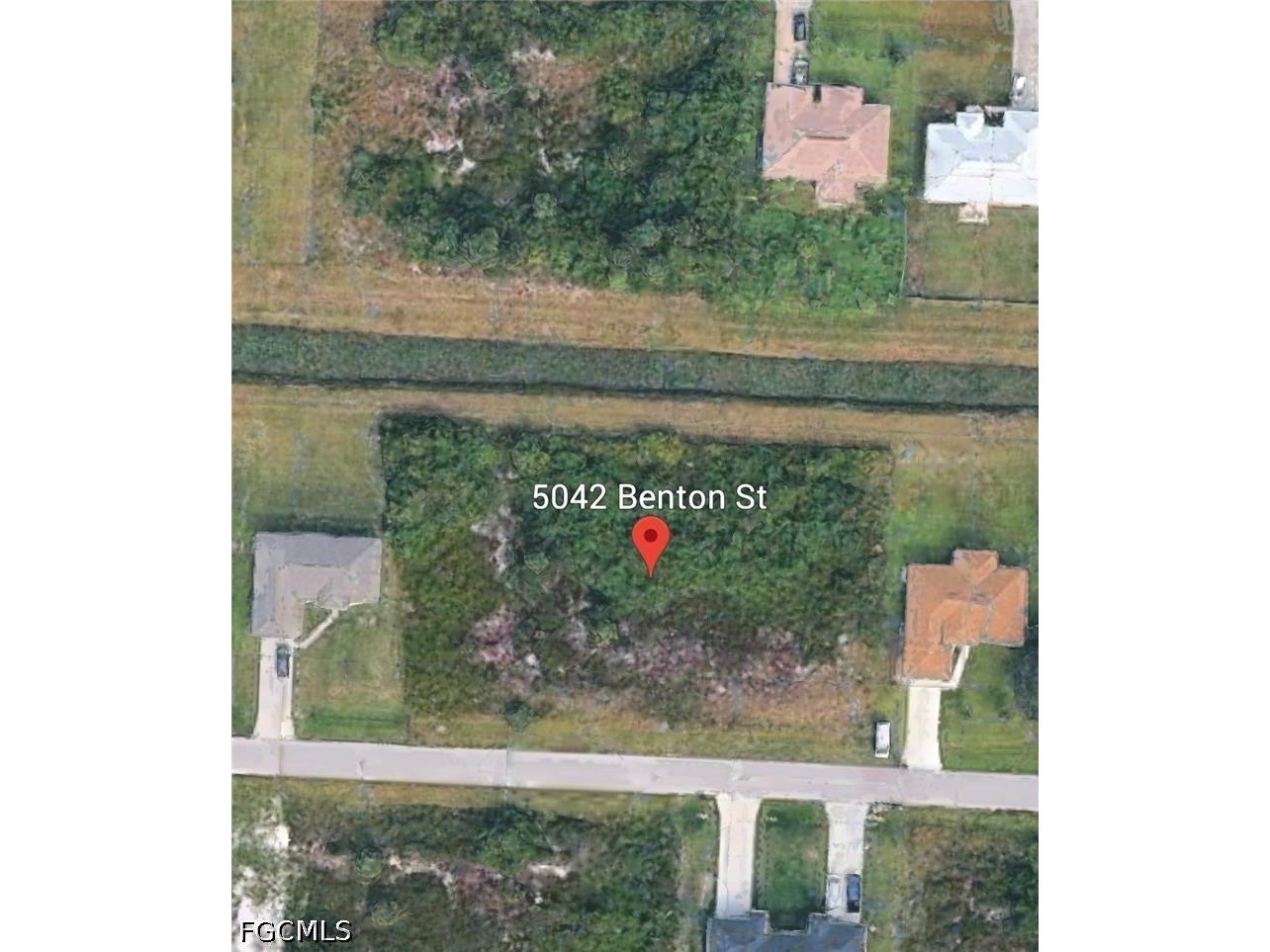 5042 Benton Street Lehigh Acres FL 33971 2026015770 image1