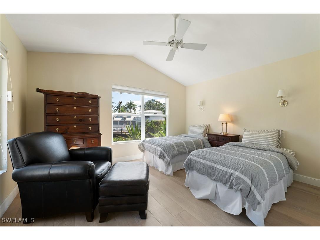 5042 Seahorse Avenue Naples FL 34103 225083435 image39