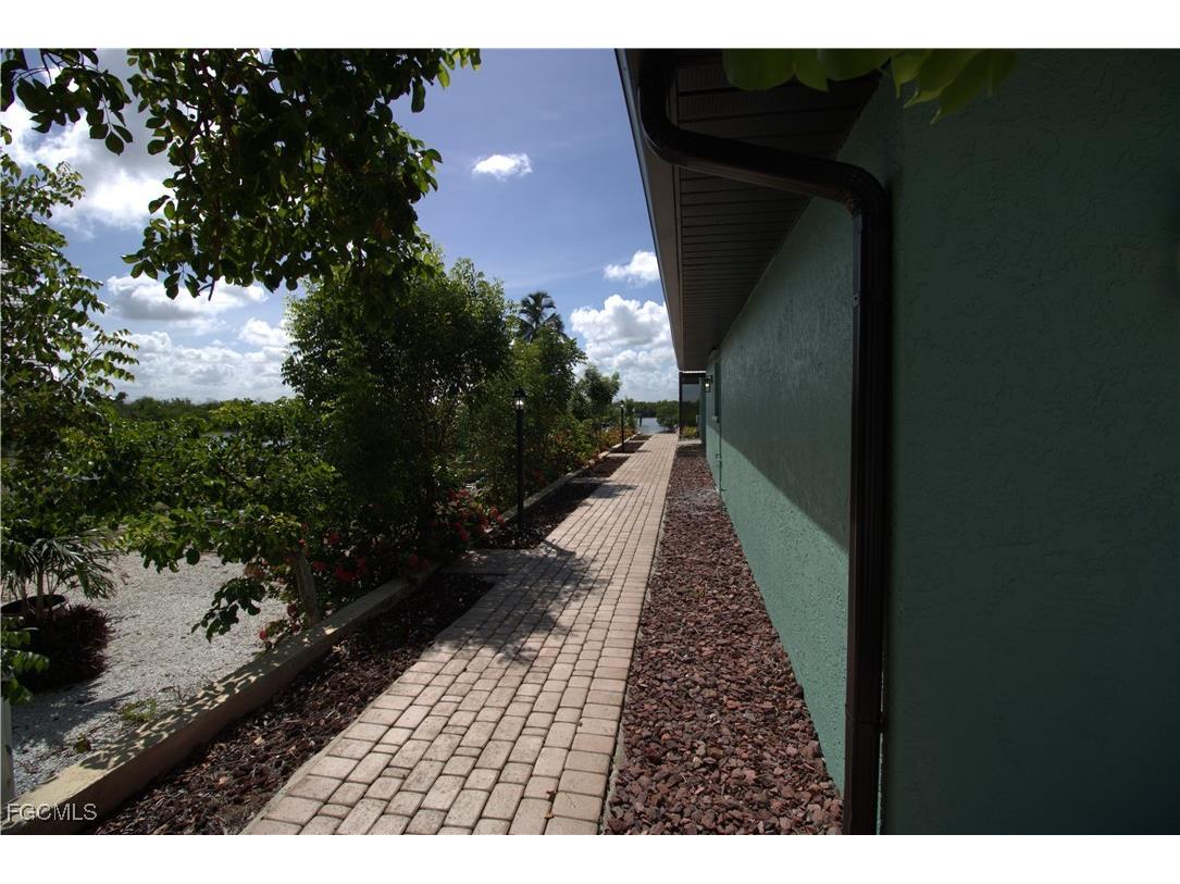 5043 Genesee Parkway Bokeelia FL 33922 2025005960 image4