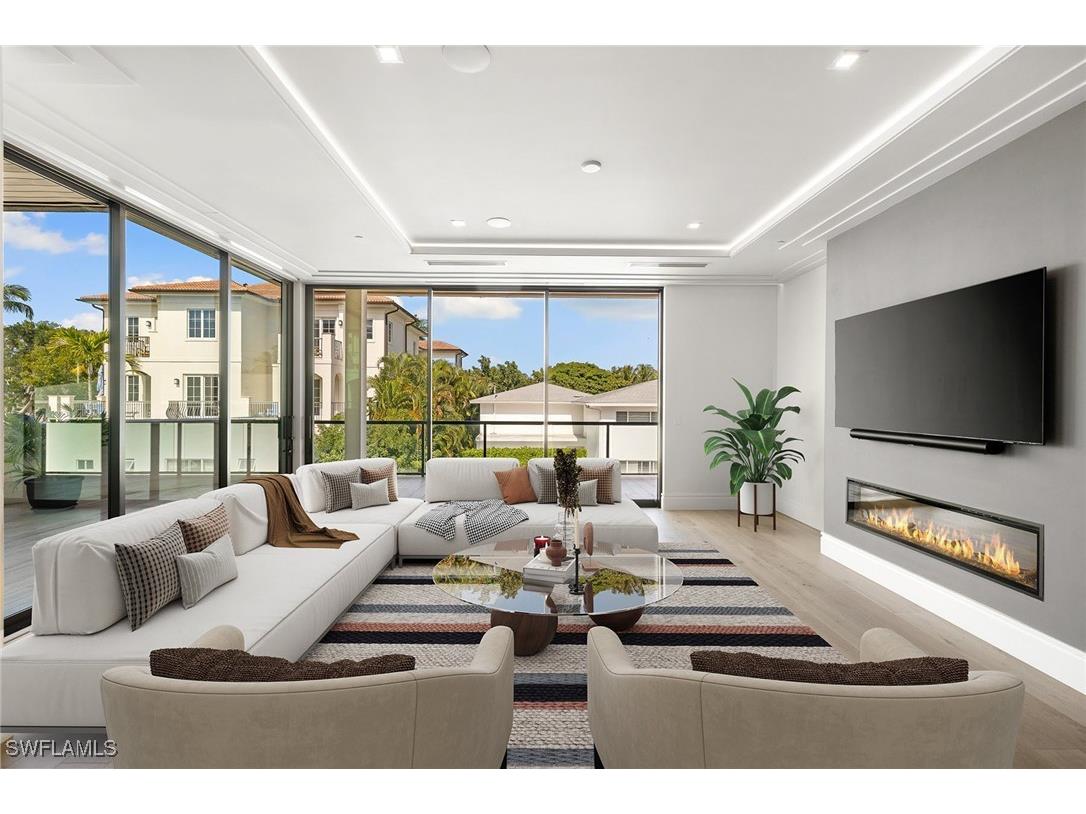 505 5th Avenue S #204 Naples FL 34102 224082679 image1