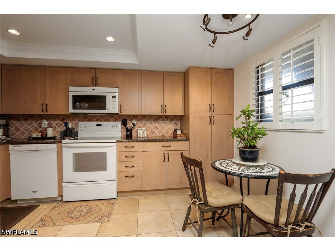505 Lake Louise Circle #101 Naples FL 34110 226019404 image10