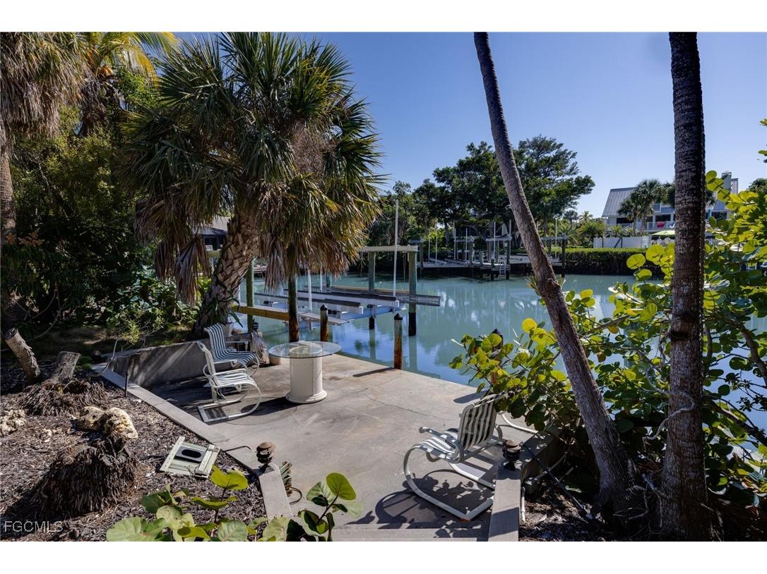 505 Lighthouse Way Sanibel FL 33957 2026005751 image5
