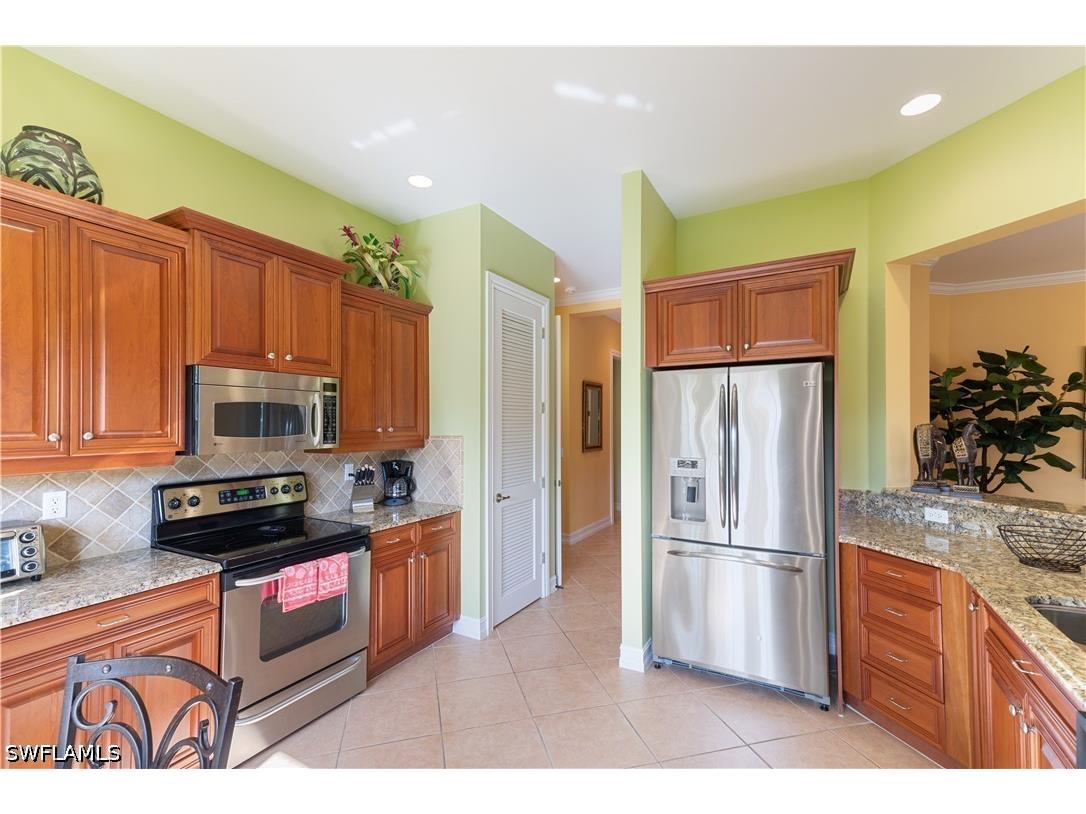 5050 Blauvelt Way #8-102 Naples FL 34105 226018146 image3