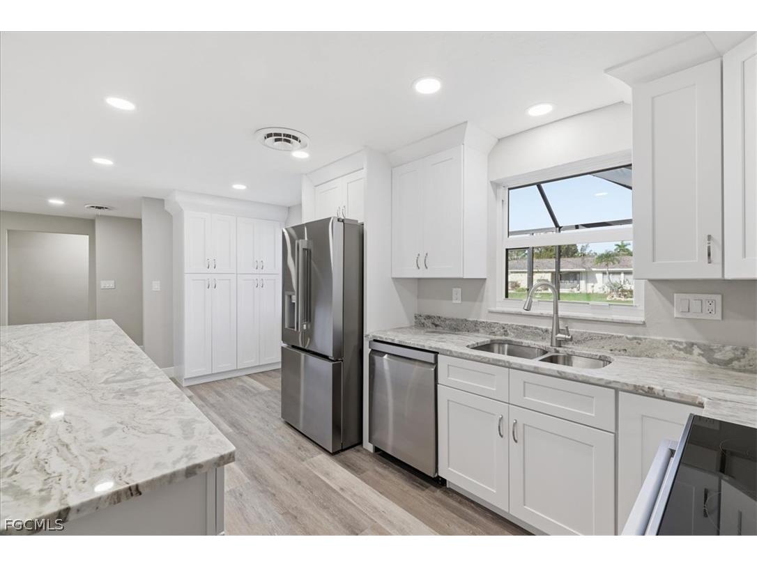 5051 Fairfield Drive Fort Myers FL 33919 2026010792 image11
